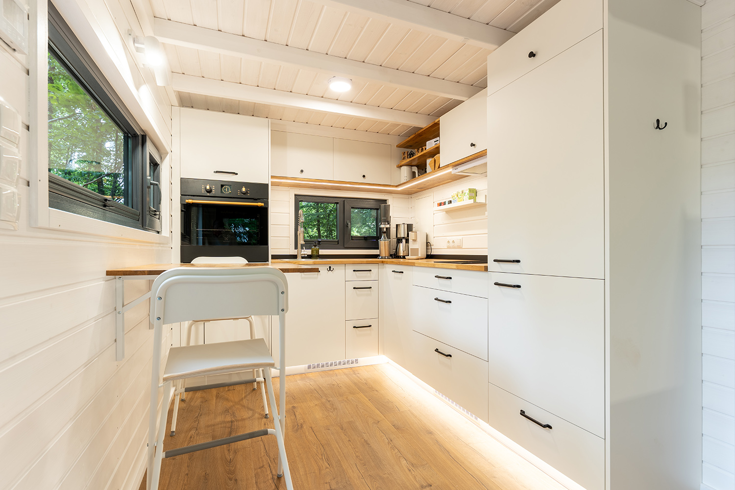 Helle Küche im Tiny House